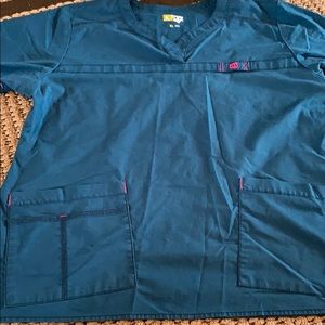 Wonder wink scrub top